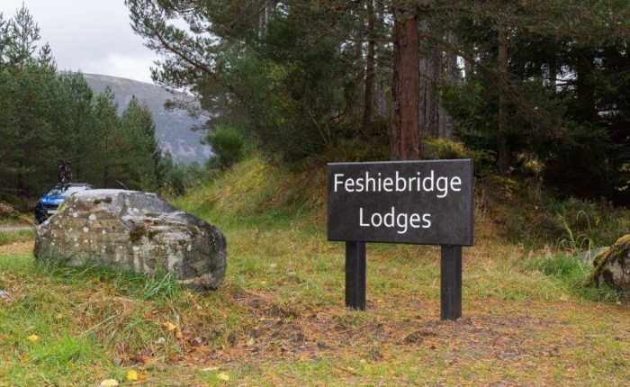 Feshiebridge Lodges Sign